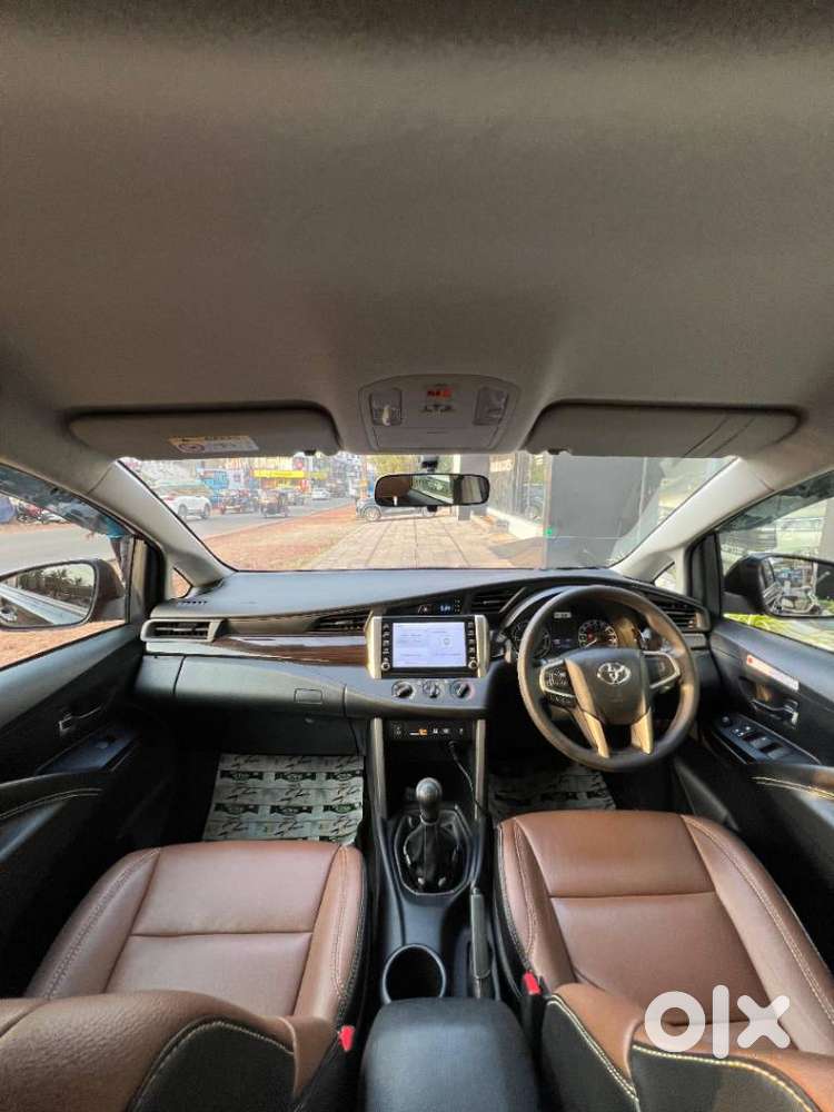 Toyota Innova Crysta 2.4 G Mt, 2025, Diesel