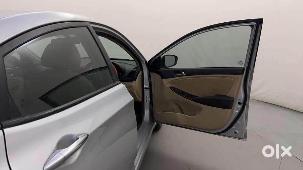 Hyundai Verna 1.6 Sx Crdi (o) At, 2014, Diesel