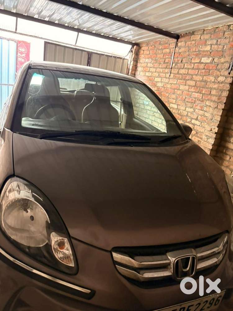 Honda Amaze Urban Titanium Mettalic