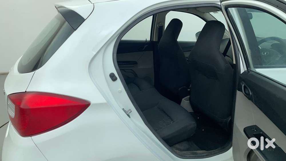 Tata Tiago 1.2 Revotron Xt, 2016, Petrol