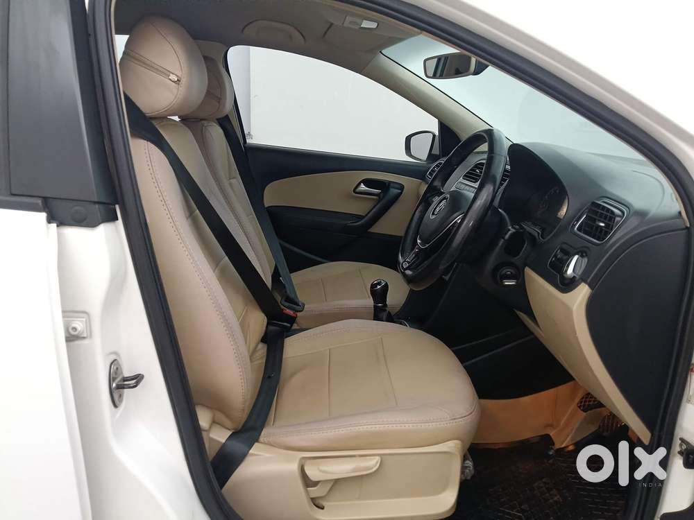 Volkswagen Polo Petrol Highline 1.2l, 2016, Petrol
