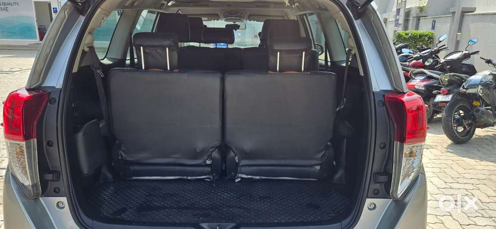 Toyota Innova Crysta 2.4 V, 2016, Diesel