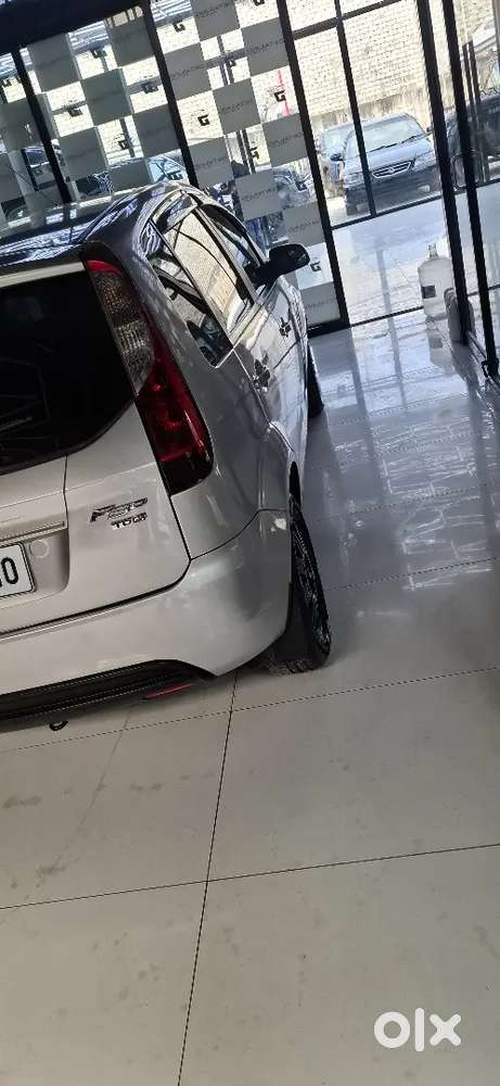 Ford Figo 1.5 Titanium 2011