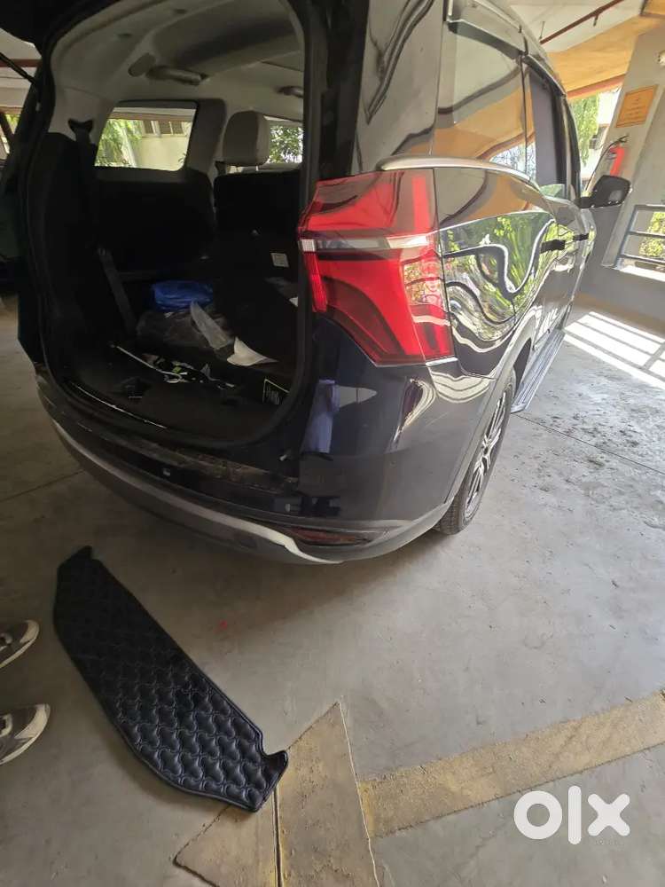 Mahindra Xuv700 2024 Petrol Well Maintained
