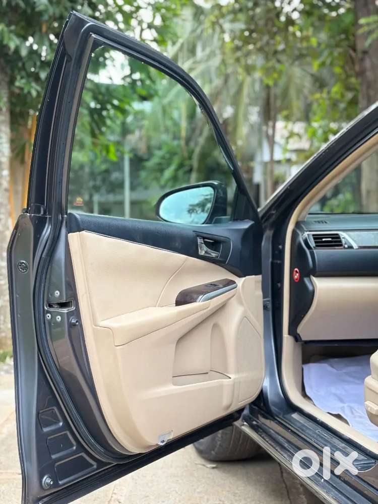 Toyota Camry Hybrid 2013
