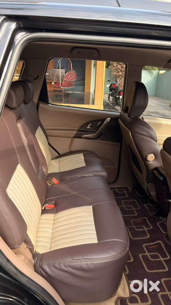 Mahindra     Xuv500 W6  Excellent Condition  Genuine Km