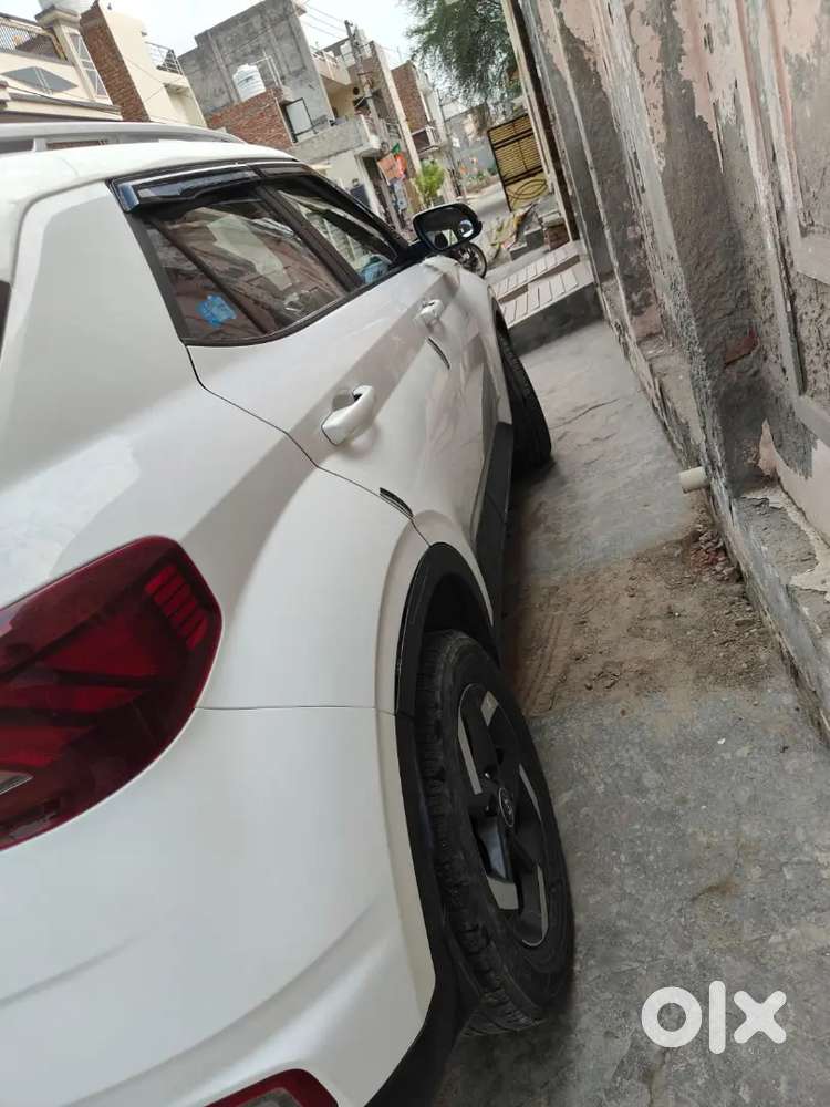 Hyundai Venue 2021 Diesel Well Maintained