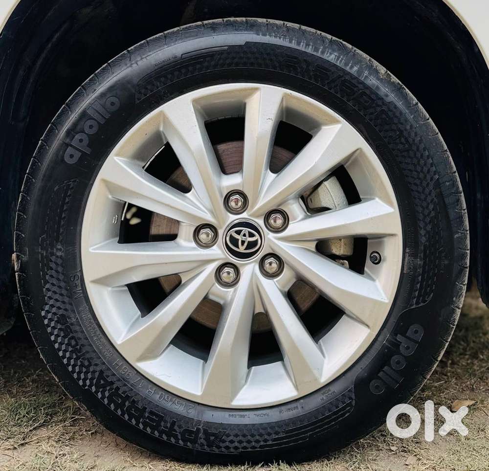 Toyota Innova Hycross 2.0 Vx (o) Hybrid 7 Str, 2024, Petrol