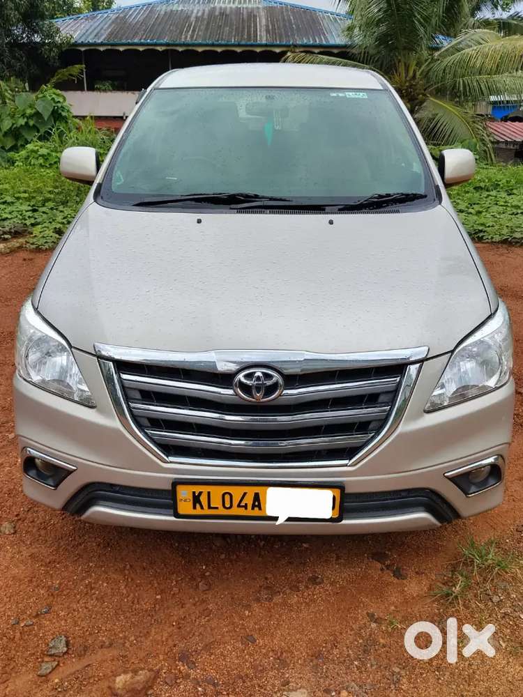 Toyota Innova 2015 Diesel 98500 Km Driven,original Kerala