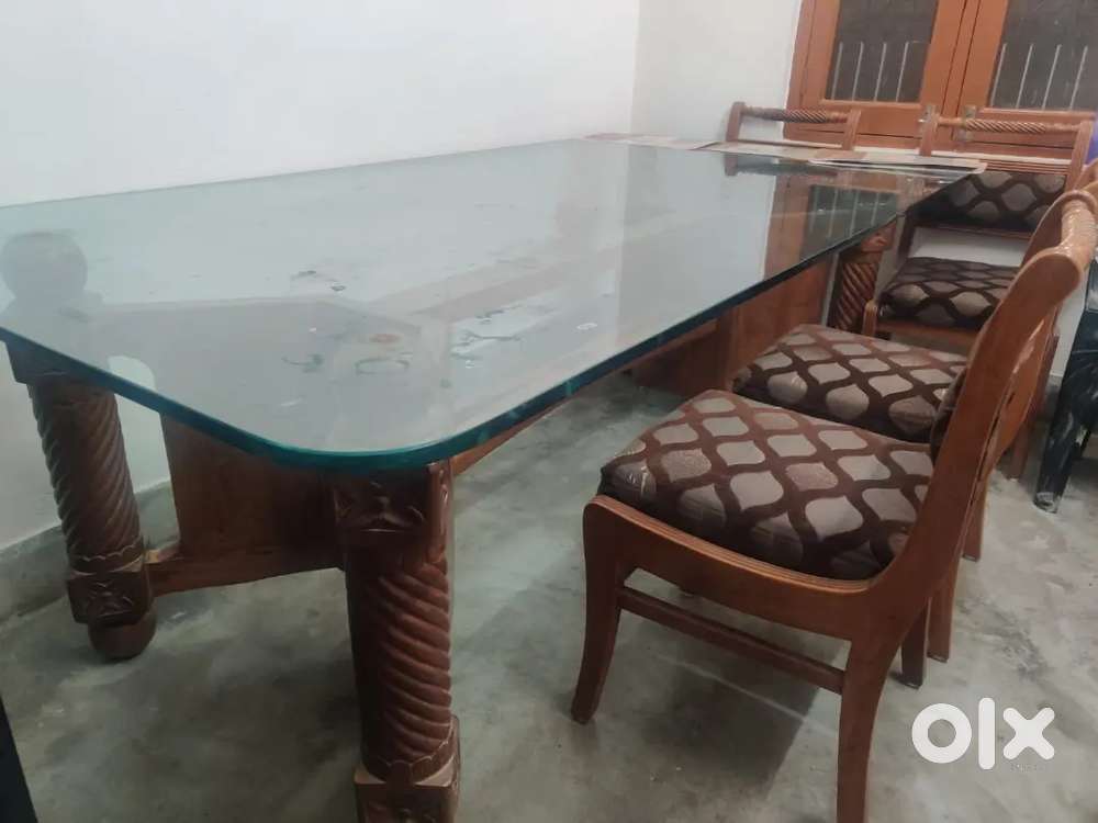 Daining Table