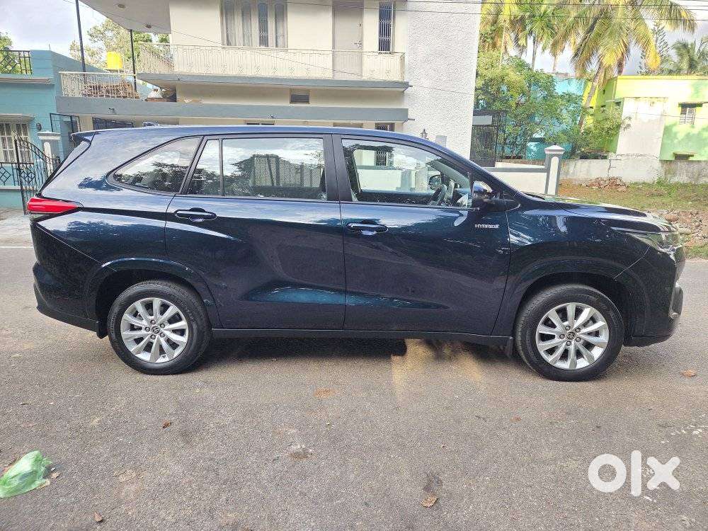 Toyota Innova Hycross 2.0 Vx (o) Hybrid 7 Str, 2024, Petrol