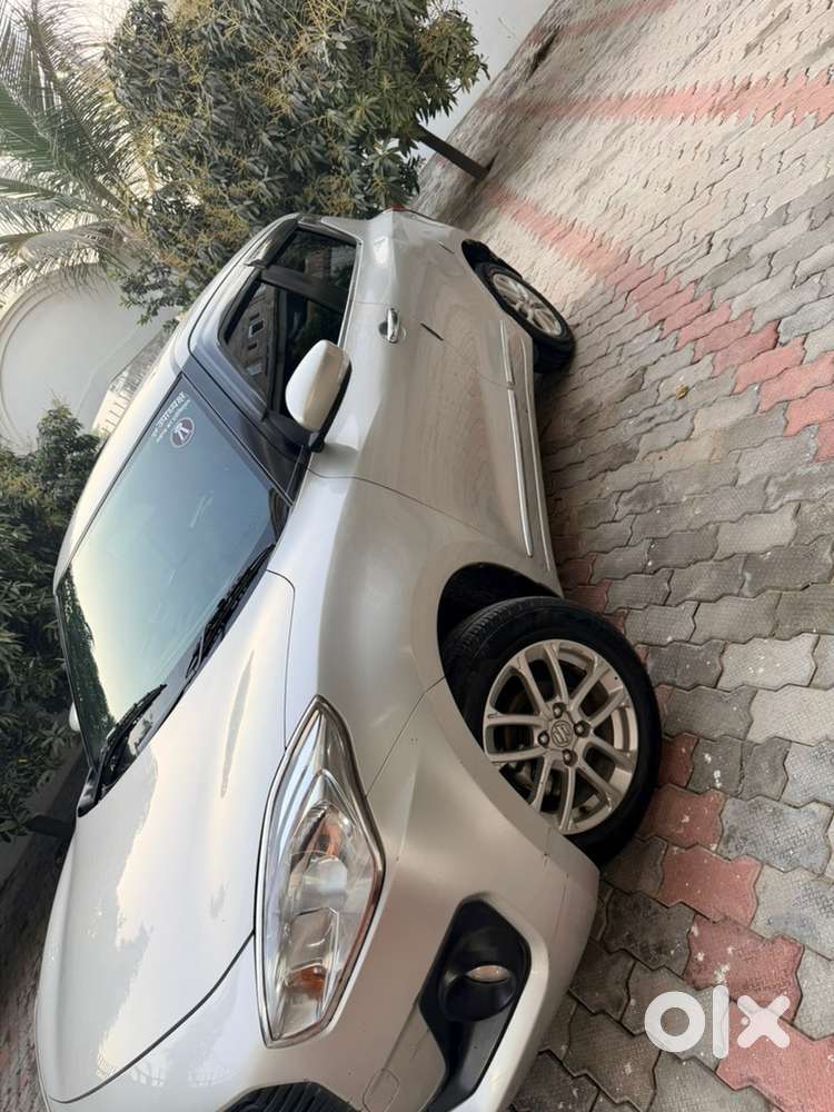 Maruti Suzuki Swift 2018 Petrol Well Maintained