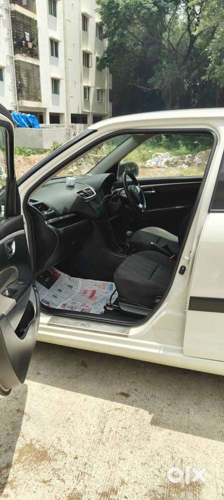 Maruti Suzuki Swift VXI, 2012, Petrol
