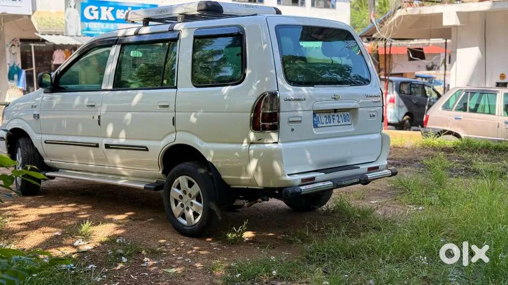 Chevrolet Tavera Neo 2013