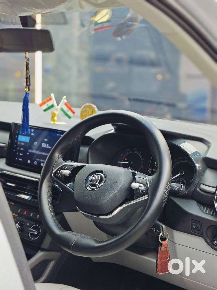 Skoda Kylaq Signature, 2025, Petrol