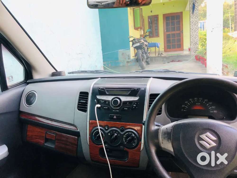Maruti Suzuki Wagon R 2011 Petrol Well Maintained + Cng