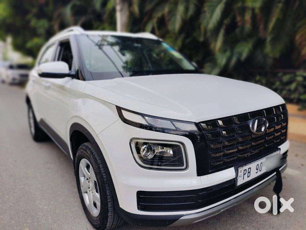 Hyundai Venue Sx Mt, 2023, Petrol