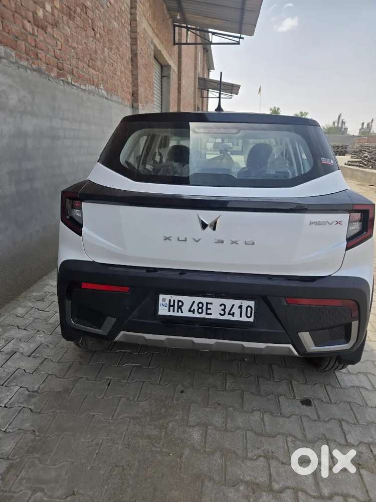 Mahindra Xuv 3xo 2025 Petrol 6000 Km Driven