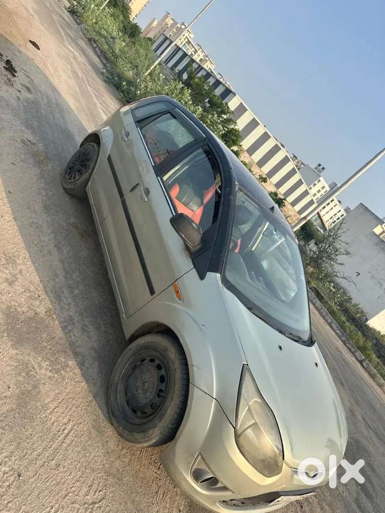 Ford Figo Zxi Petrol 2012