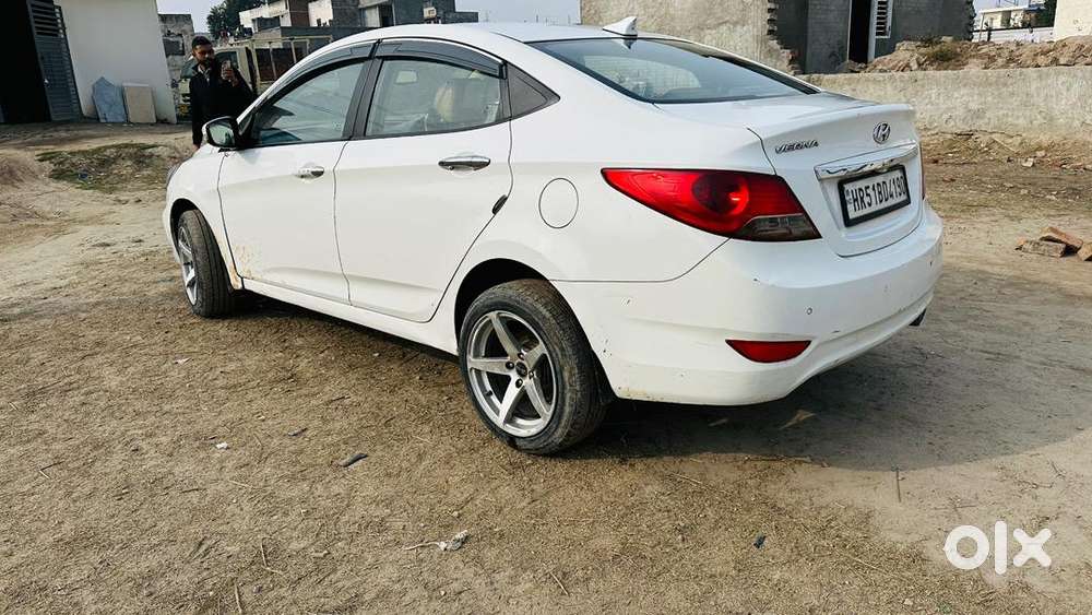 Hyundai Fluidic Verna 2015 Diesel 180000 Km Driven