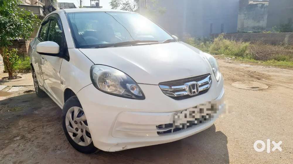 Honda Amaze 2015  1st Owner  Showroom Record  90,000 Km