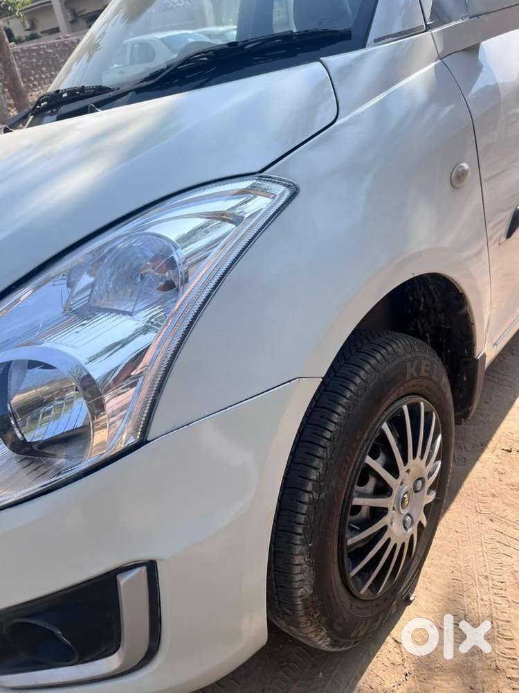 Maruti Suzuki Swift 2017 Petrol 42500 Km Driven