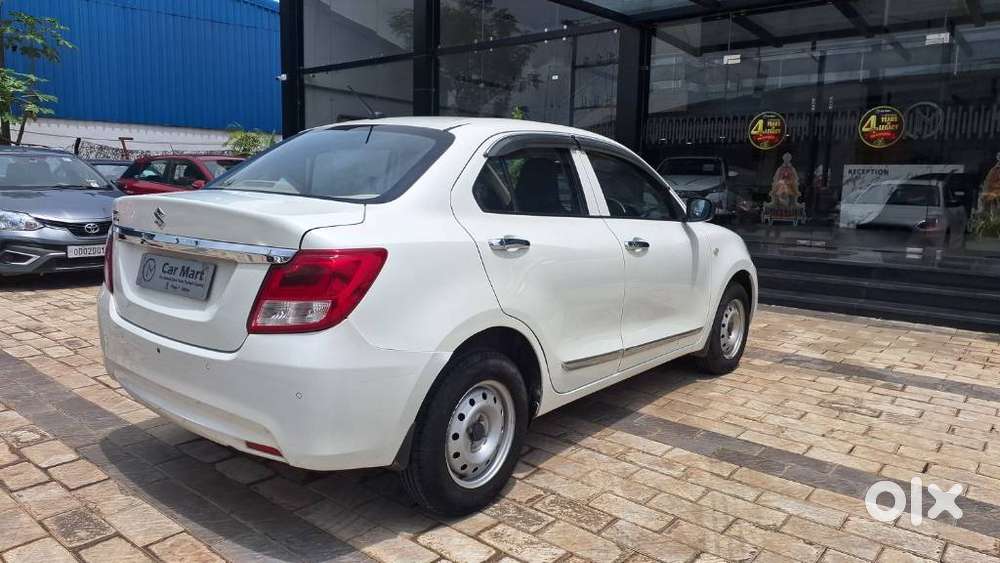 Maruti Suzuki Dzire, 2023, Petrol