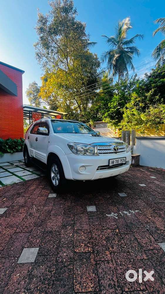 Toyota Fortuner Diesel 2011 Year