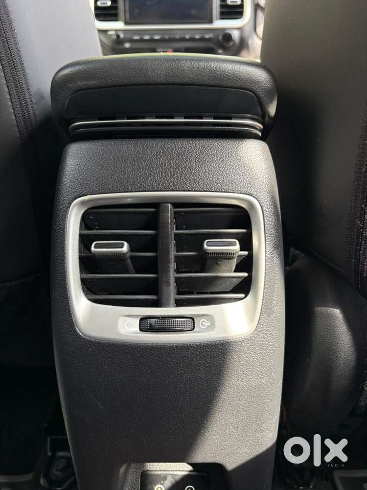 Hyundai Venue 1.0 Sx (o) Turbo Dct, 2023, Petrol