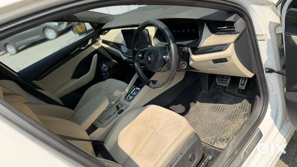 Skoda Octavia Facelift Essence, 2023, Petrol