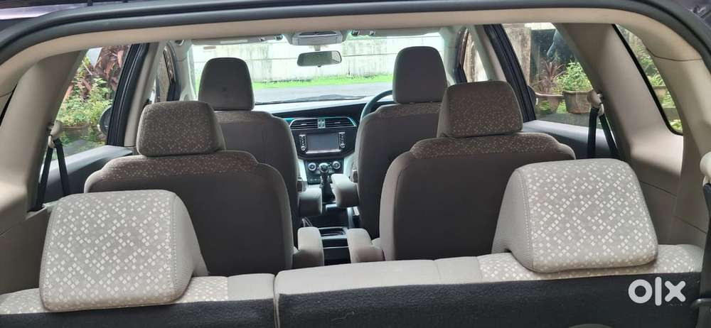 Mahindra Marazzo M6, 2018, Diesel