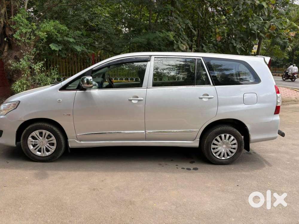 Toyota Innova 2.5 G (diesel) 8 Seater Bs Iv, 2012, Diesel