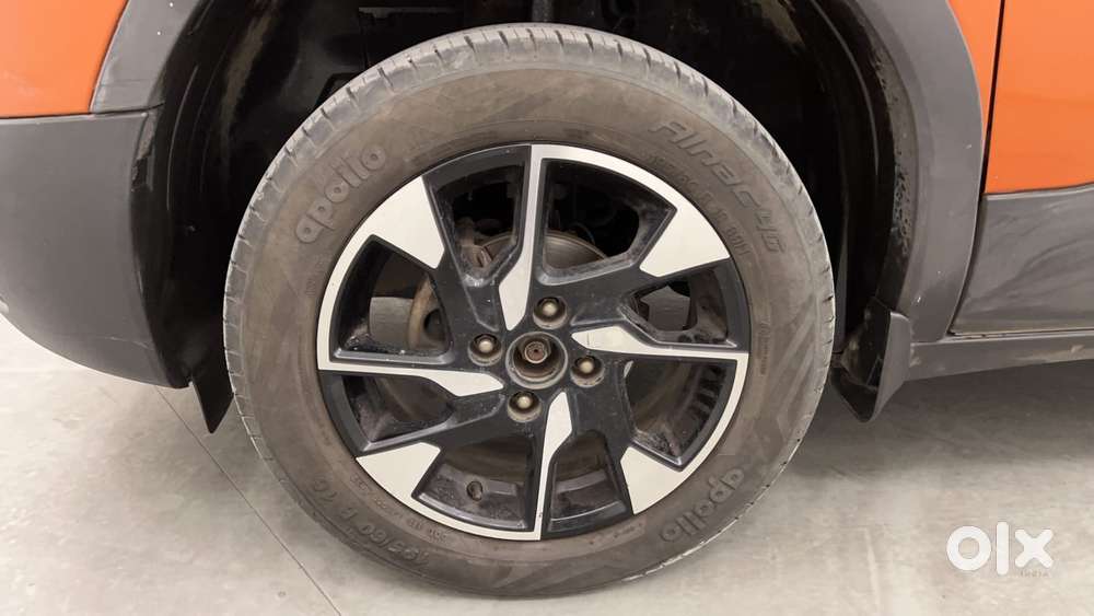 Tata Punch 1.2 Revotron Creative Dual Tone, 2022, Petrol