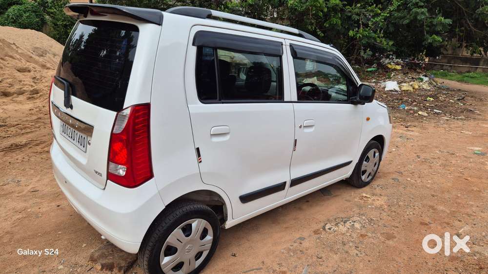 Maruti Suzuki Wagon R Vxi 1.0, 2016, Petrol