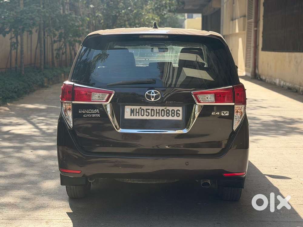 Toyota Innova Crysta 2.4 V 8 Str, 2017, Diesel