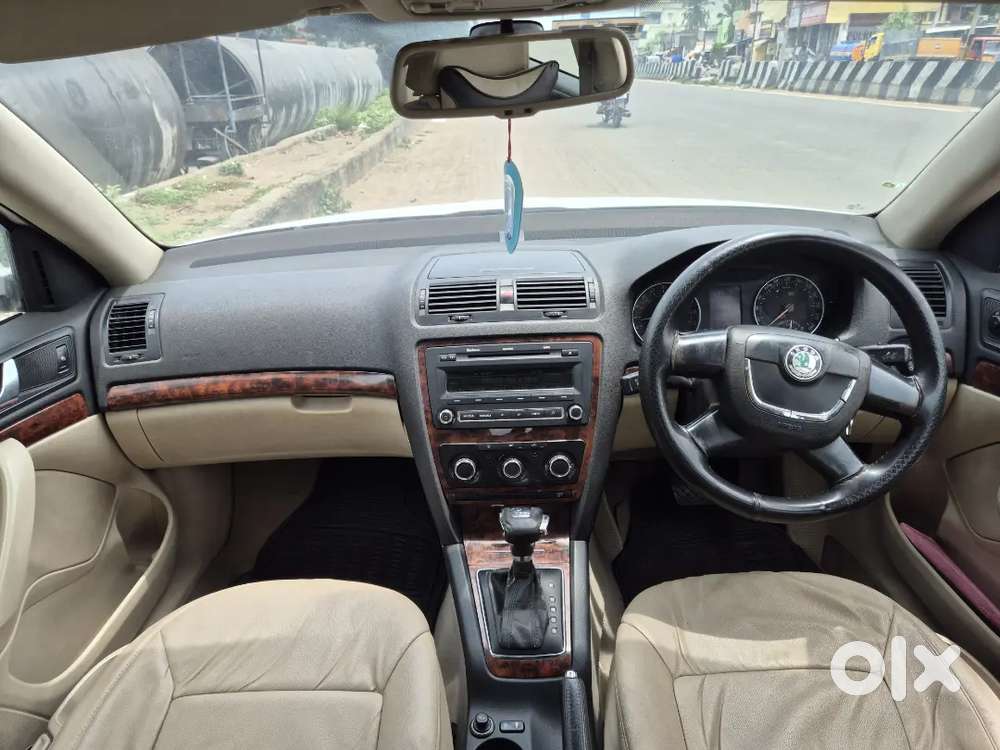 Skoda Laura Elegance Diesel 2012