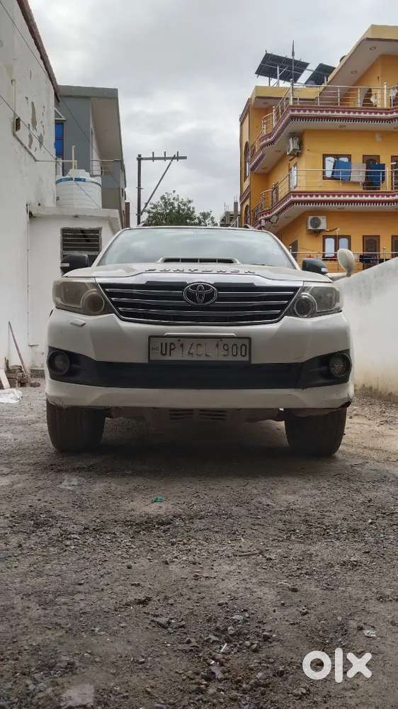 Toyota Fortuner 2015 Diesel 130000 Km Driven