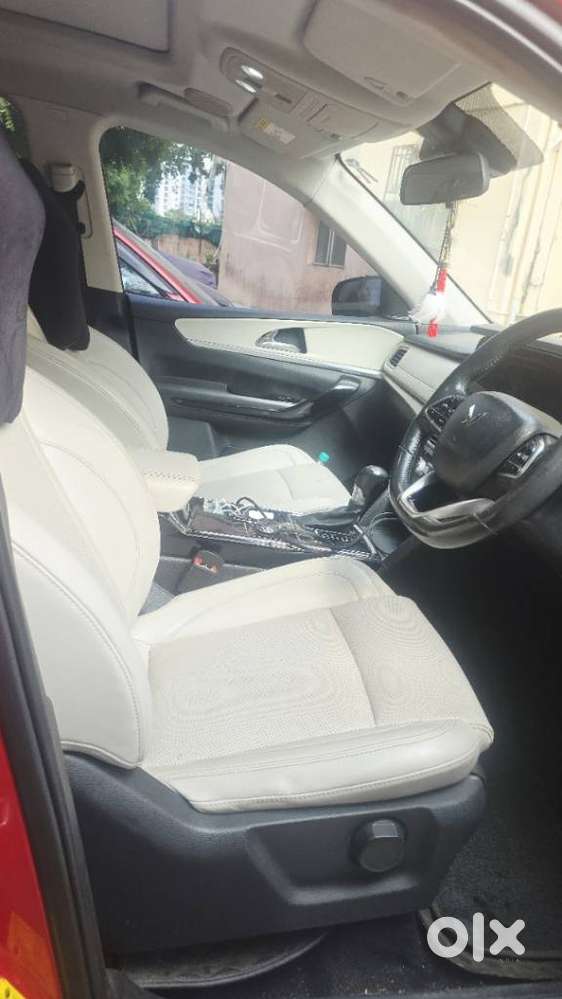 Mahindra Xuv700 Ax7l 6 Str At, 2023, Petrol