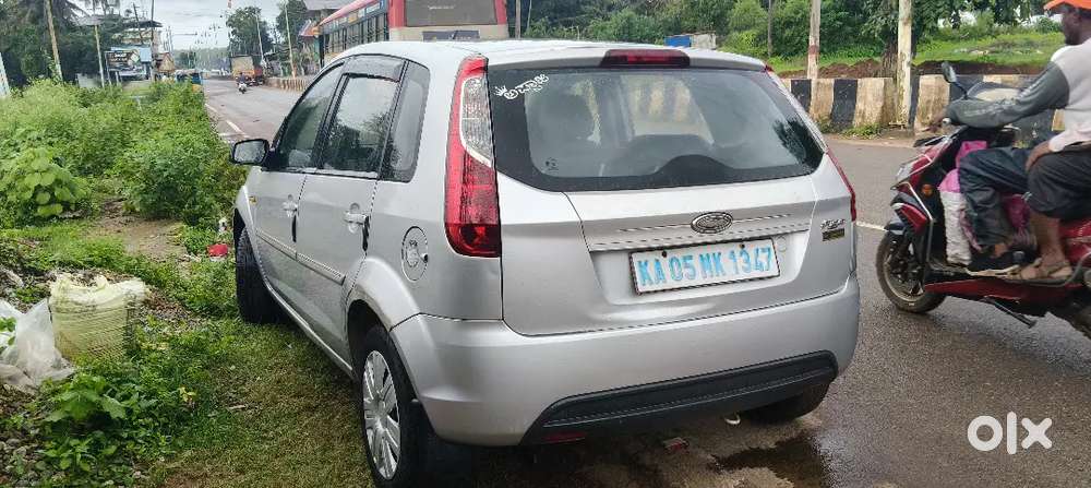 Ford Figo Petrol Lxi 2011 Year