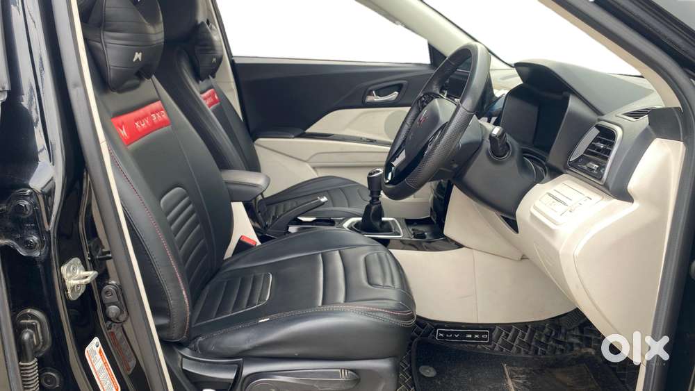 Mahindra Xuv 3xo Ax5 Pm Mt, 2024, Petrol
