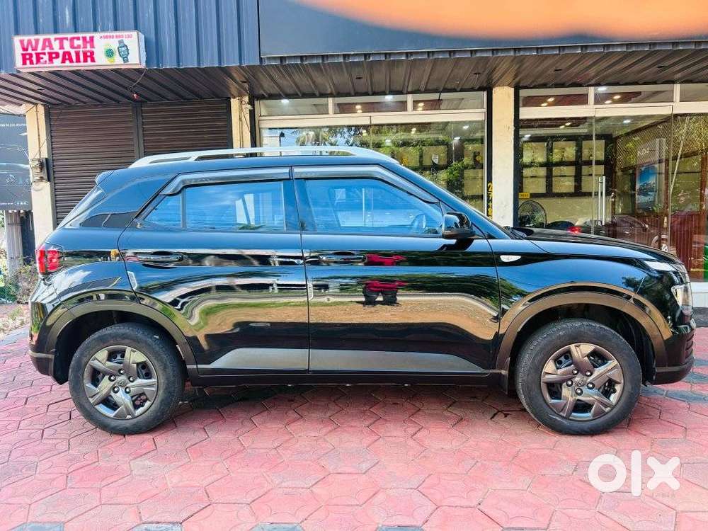 Hyundai Venue 1.2 S (o), 2023, Petrol
