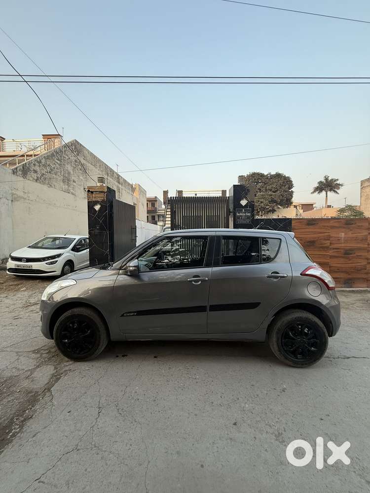Maruti Suzuki Swift Vxi Abs Bsiv, 2015, Petrol