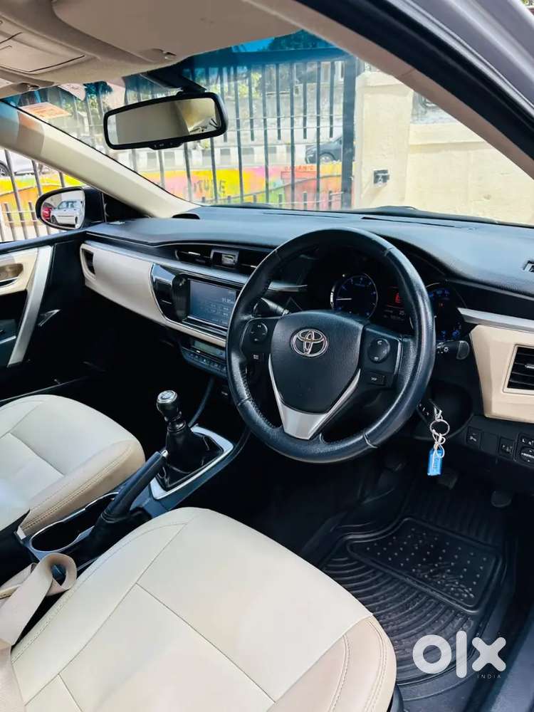 Toyota Corolla Altis 1.8g 2014