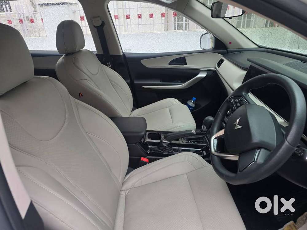 Mahindra Xuv 700 Ax5 Diesel At 7 Str 2025