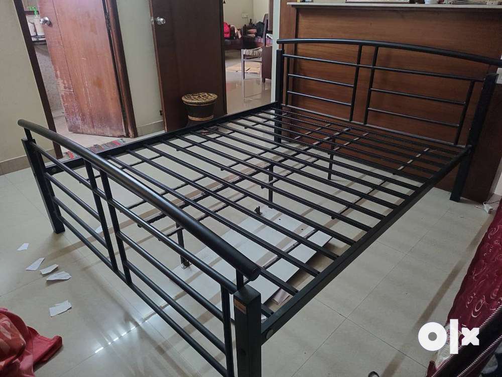 Godrej iron outlet cots