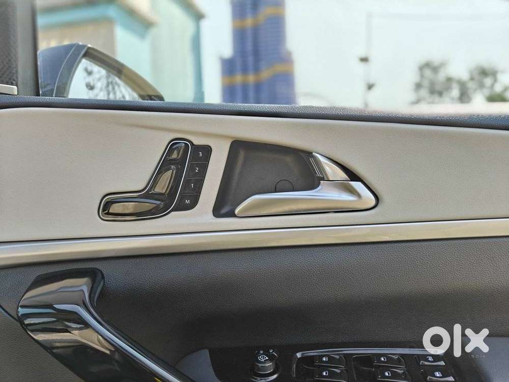 Mahindra Xuv700 2.0 Ax 7 Petrol At Luxury Pack Str, 2021, Petrol