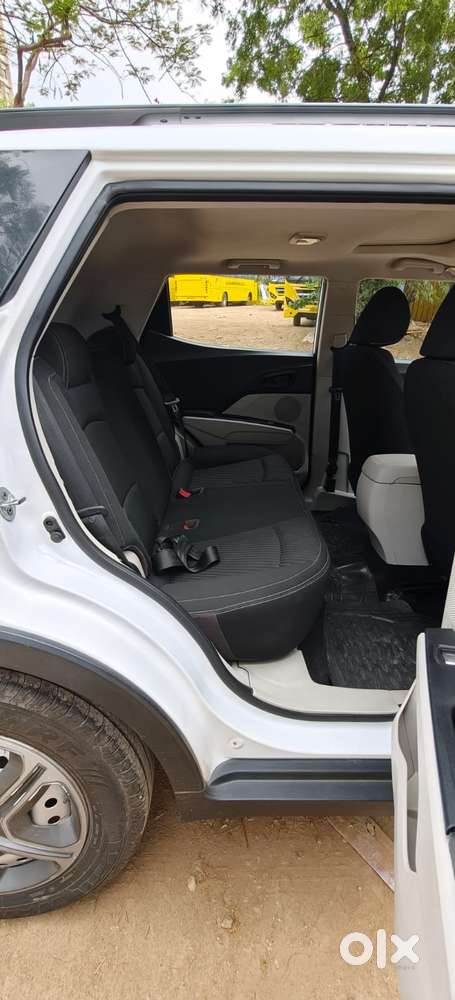 Mahindra Xuv300 W4, 2023, Petrol
