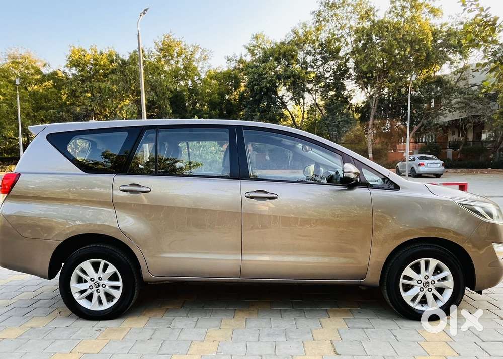 Toyota Innova Crysta 2.4 Gx Mt, 2016, Diesel