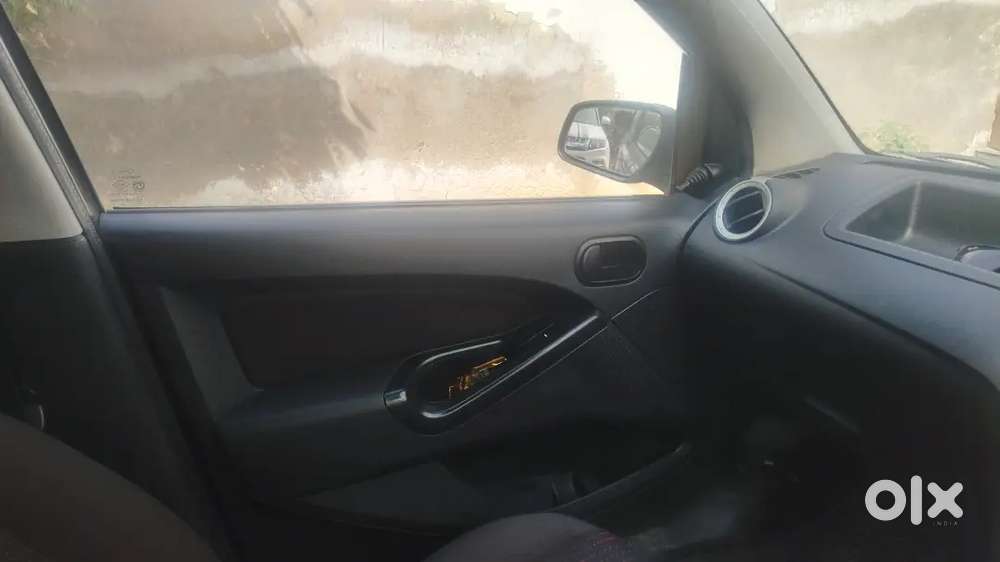 Ford Figo 1.2 Petrol 2010