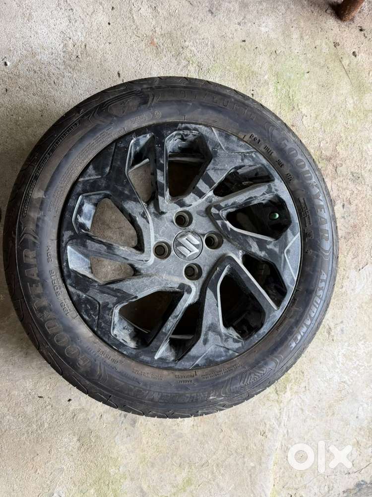 Fronx stock alloy and tyre